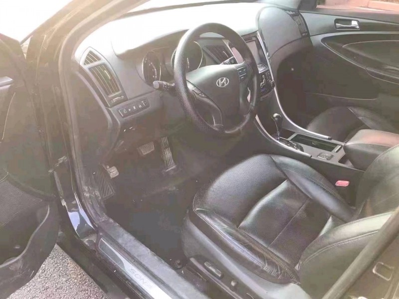 徐州13年现代索纳塔八4