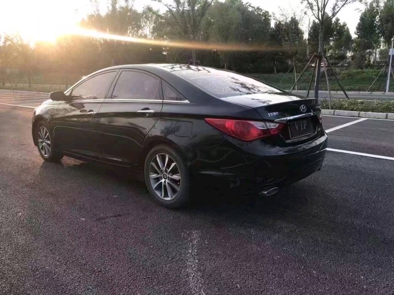 徐州13年现代索纳塔八2