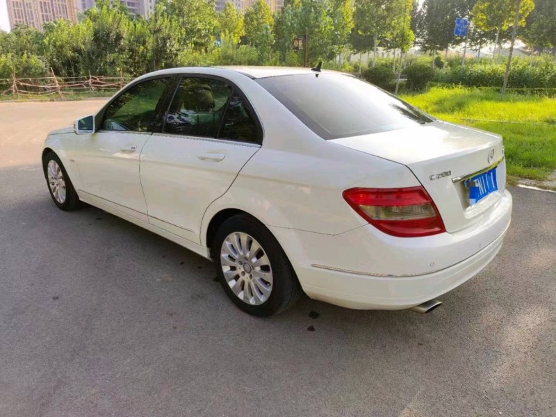 北京11年奔驰C4
