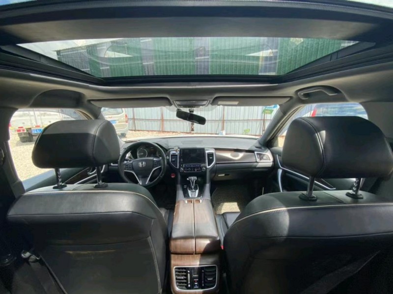 中山17年本田URV6