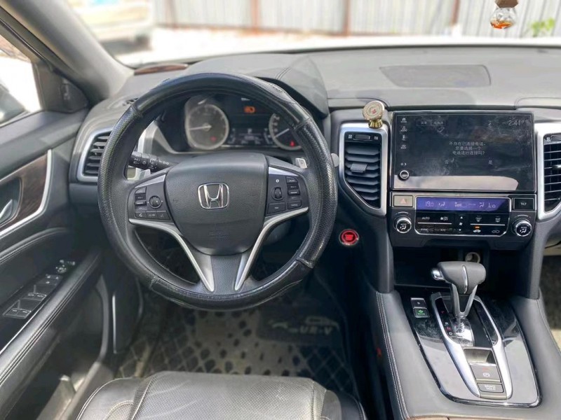 中山17年本田URV4