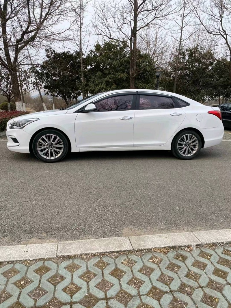 徐州19年现代名图3