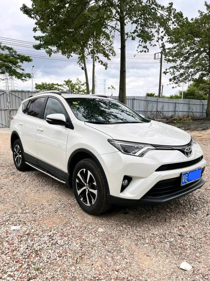 广州19年丰田RAV47
