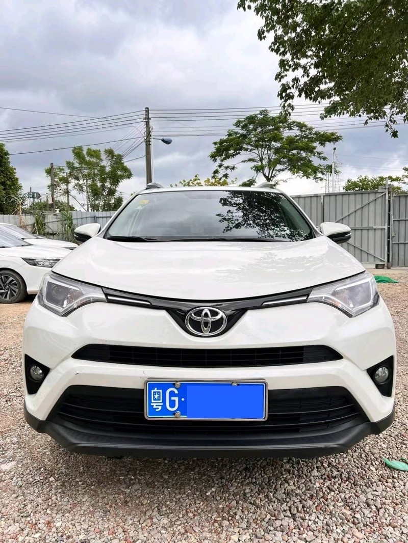 广州19年丰田RAV48