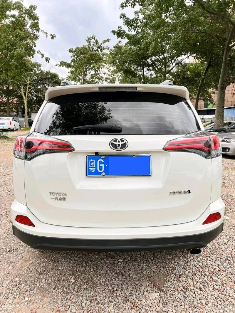 广州19年丰田RAV41