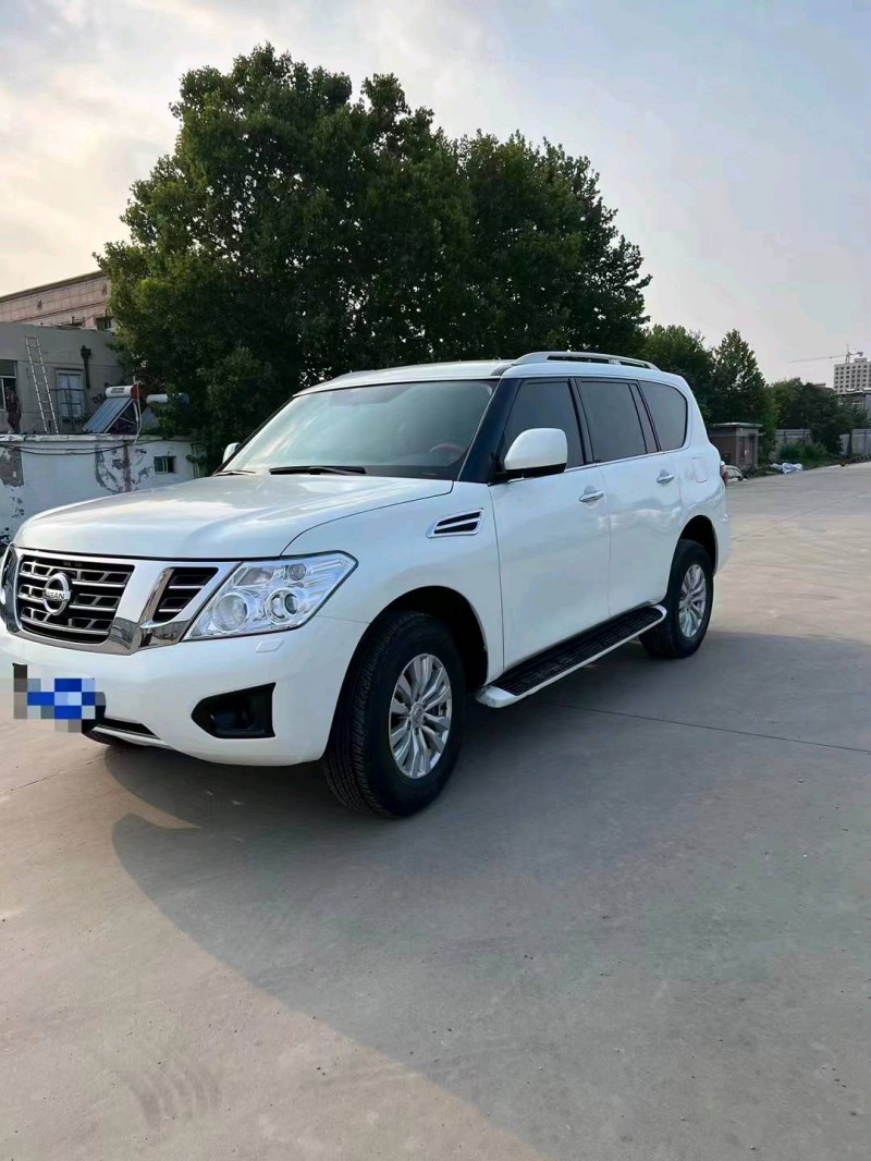 东营18年日产途乐2