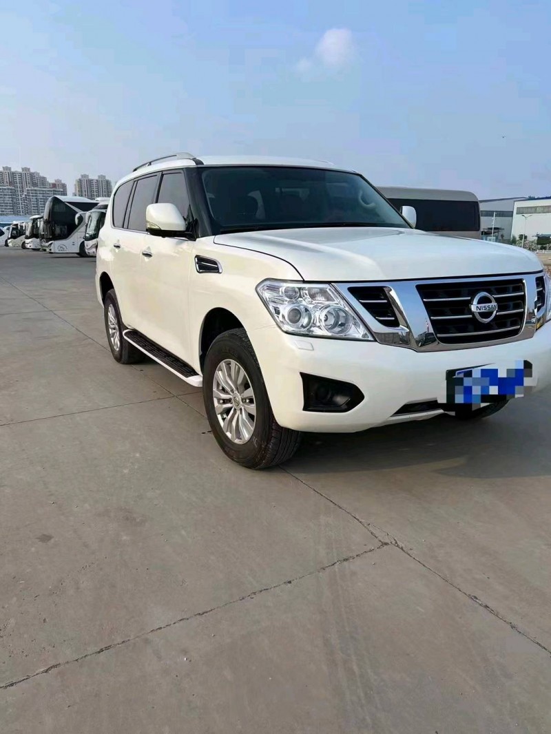 东营18年日产途乐3