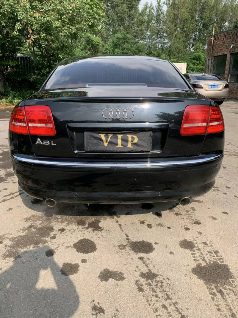 沈阳10年奥迪A8L6