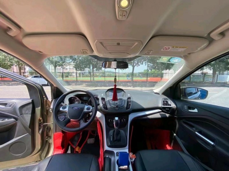 东营13年福特翼虎5