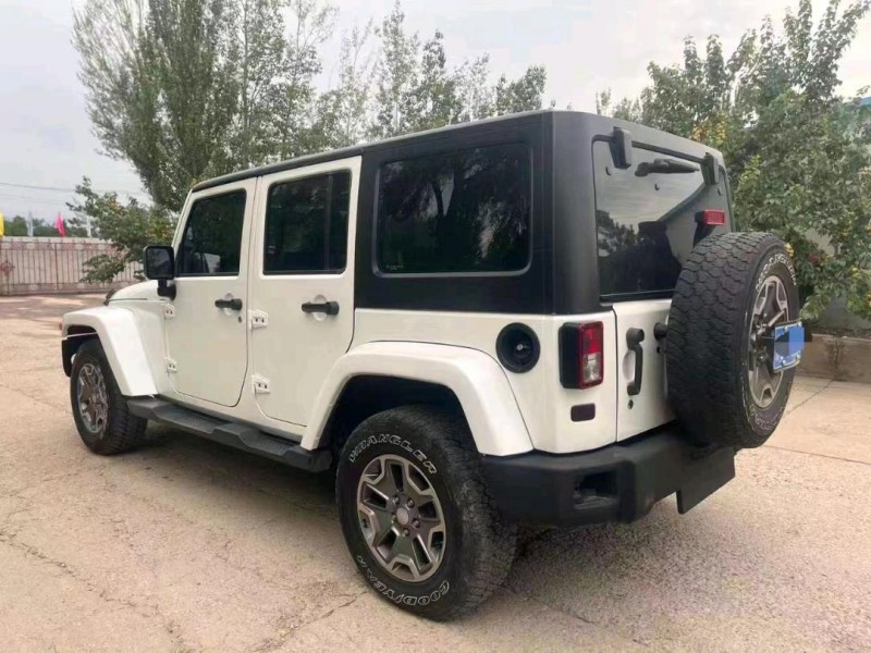 邢臺18年Jeep牧馬人1