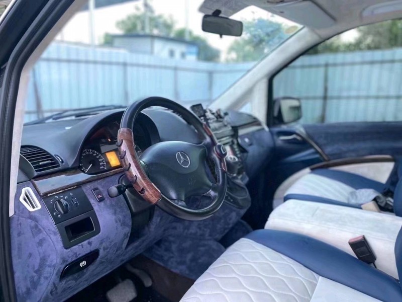 中山13年奔驰威霆4