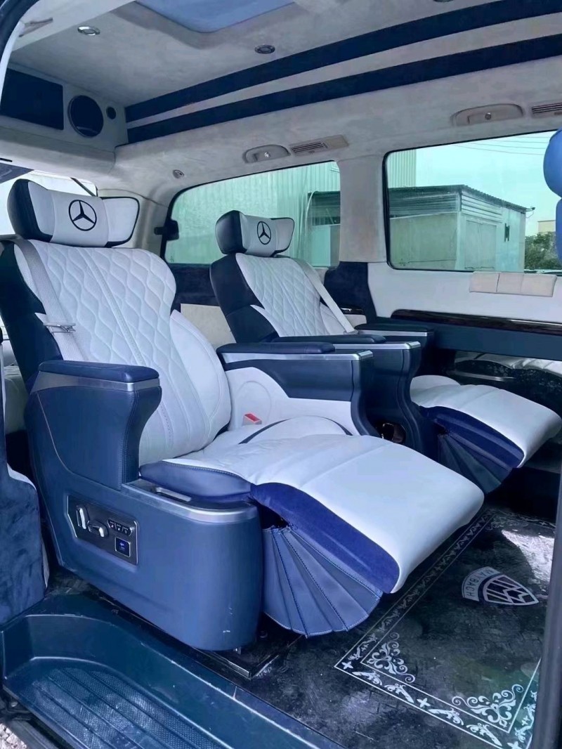 中山13年奔驰威霆8