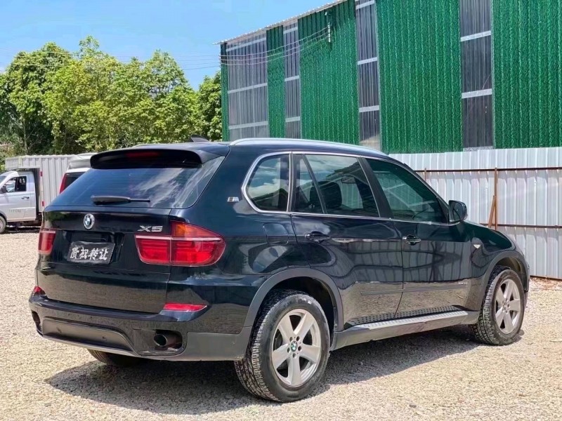 中山13年宝马X53