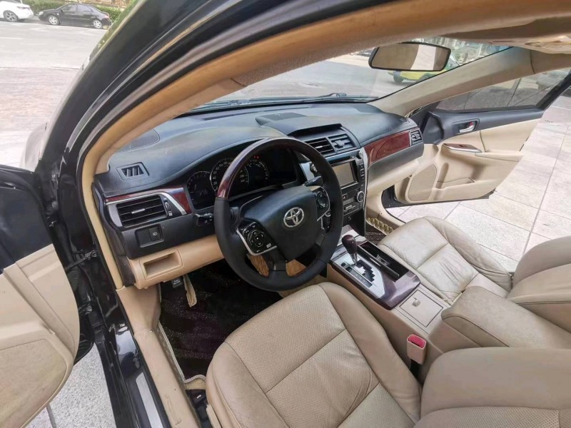 北京12年丰田凯美瑞6