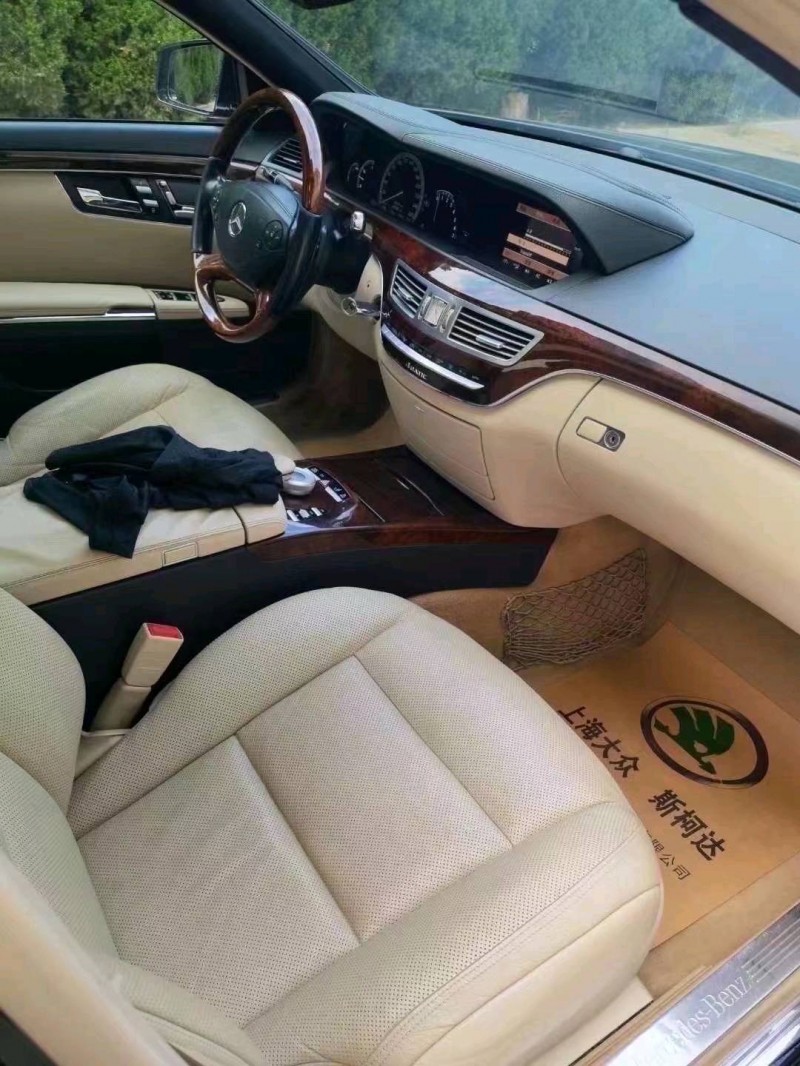 东营10年奔驰S8