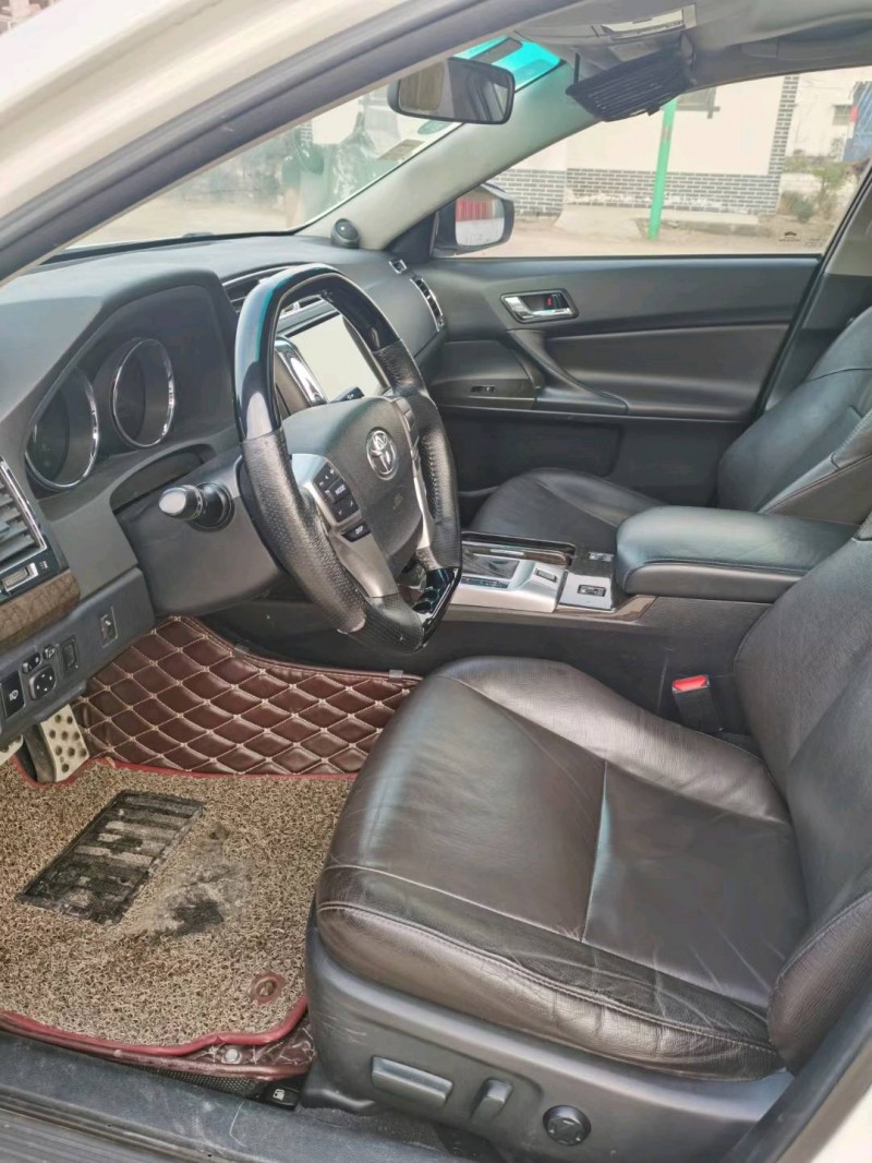 徐州14年丰田锐志3