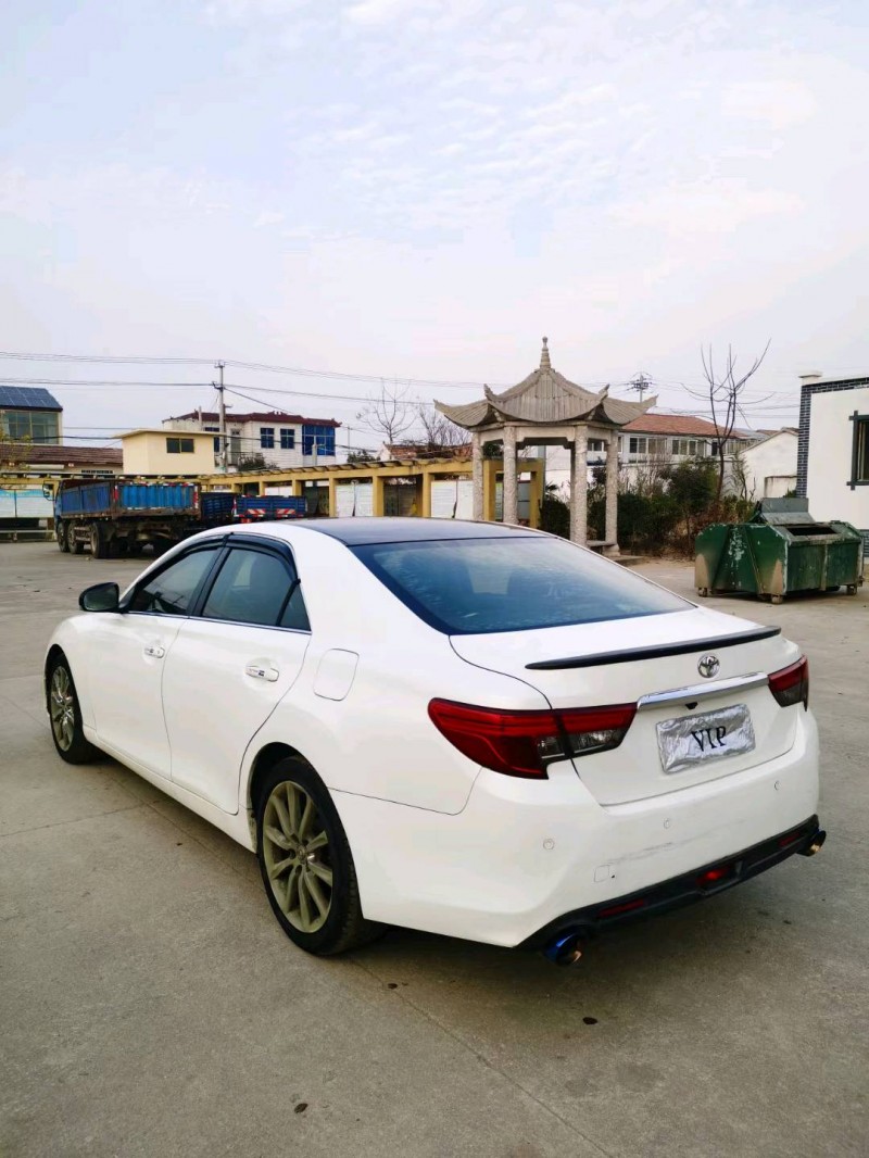 徐州14年丰田锐志1