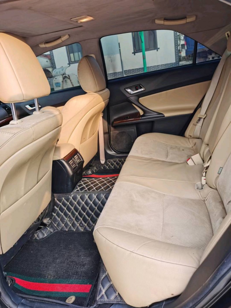 徐州14年丰田锐志5