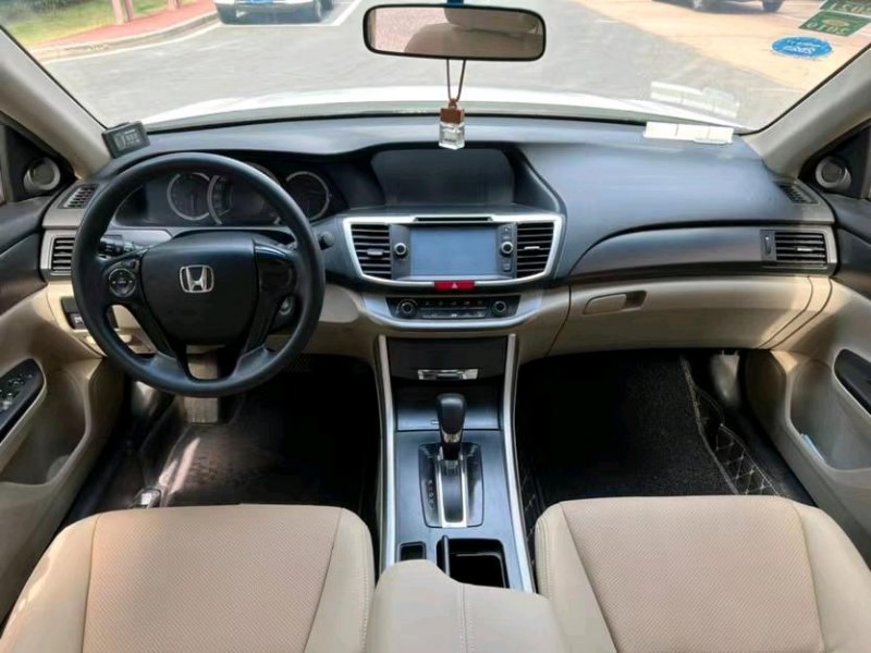 东莞15年本田雅阁4