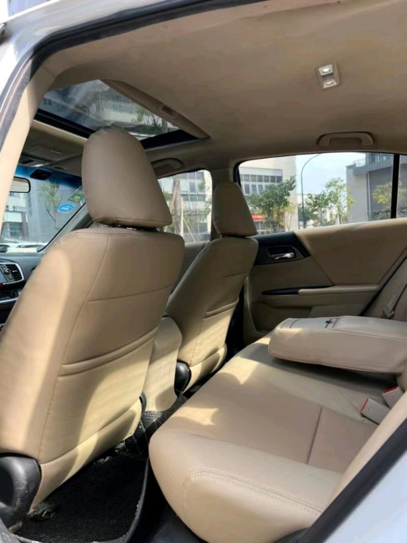 东莞15年本田雅阁5