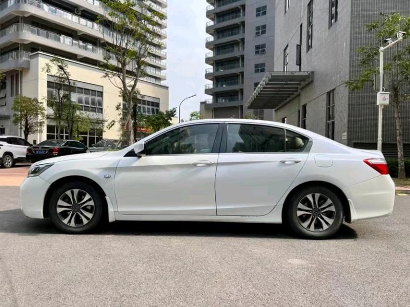 东莞15年本田雅阁6