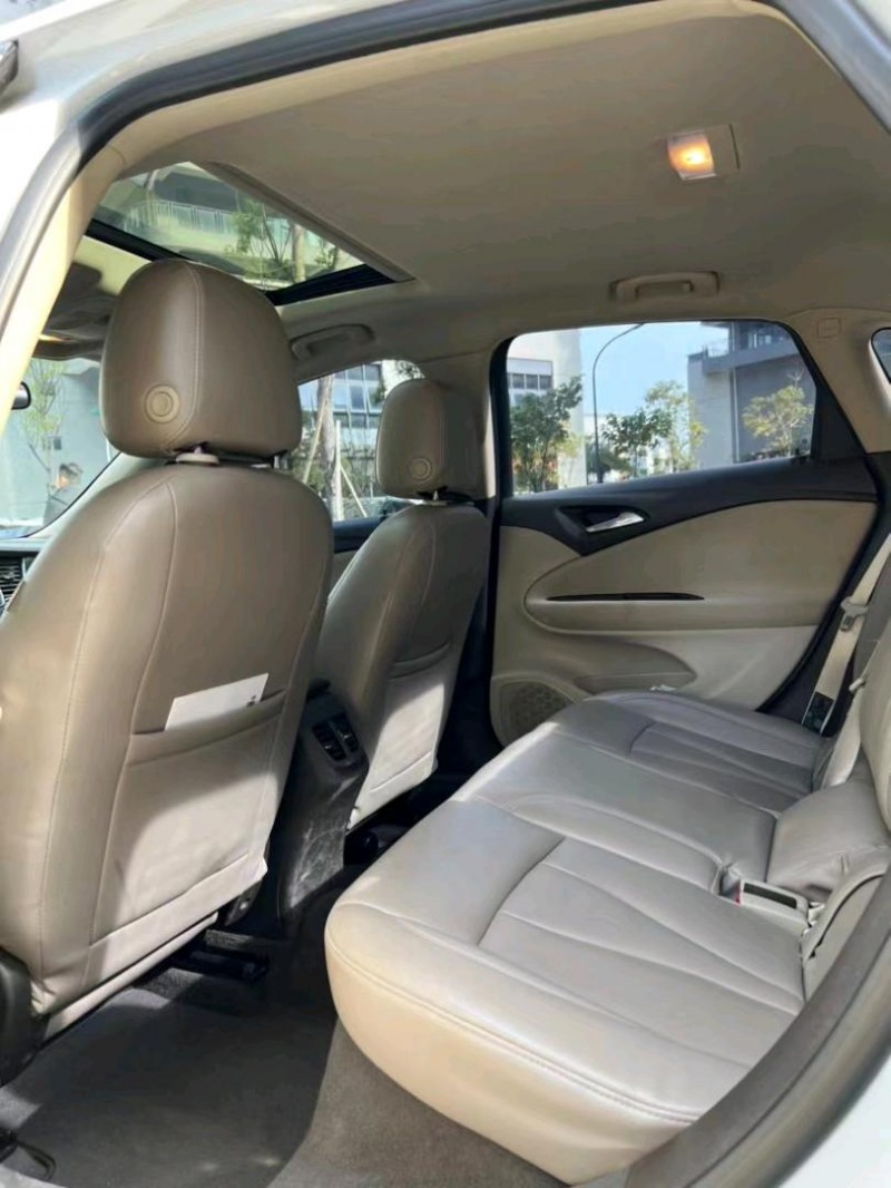 武汉17年别克威朗6