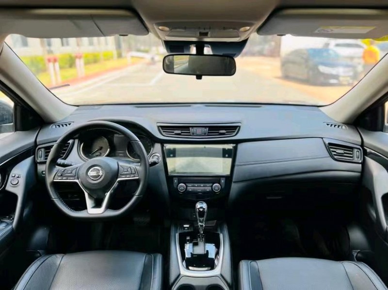 东莞21年日产奇骏5