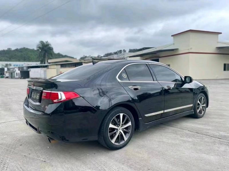 东莞10年本田思铂睿8