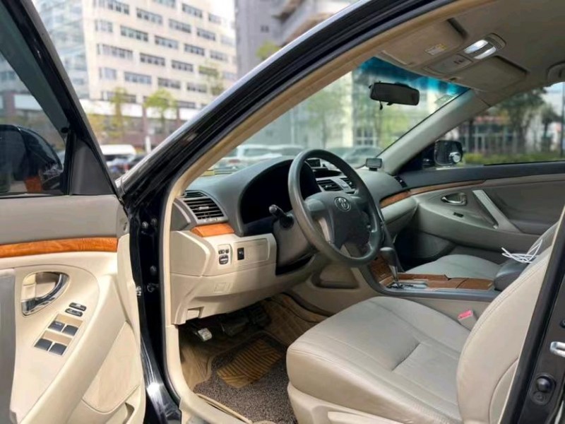 东莞13年丰田凯美瑞4