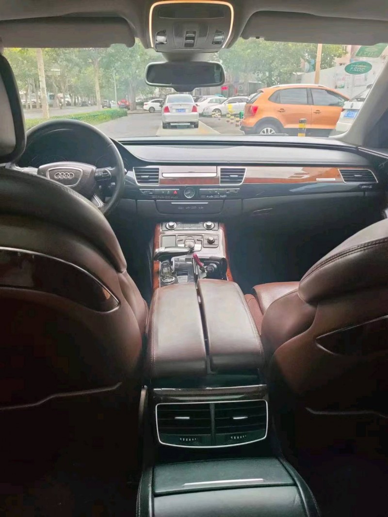 东营11年奥迪A8L4