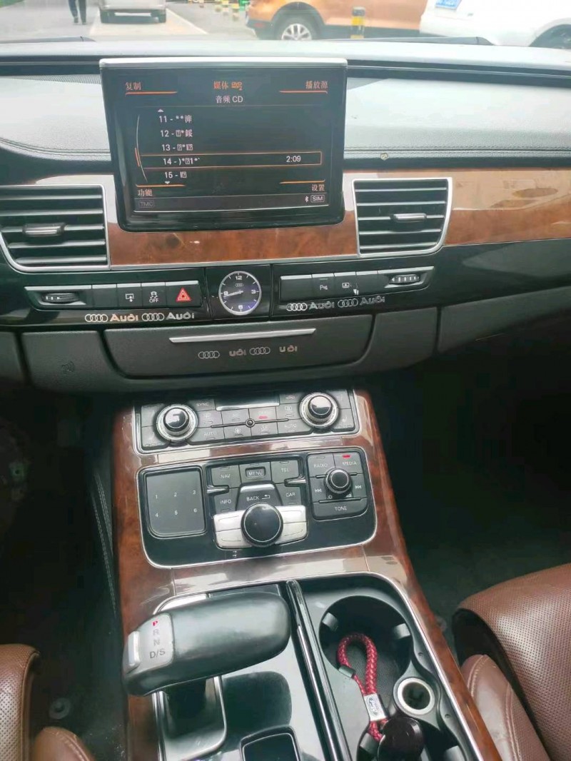 东营11年奥迪A8L6