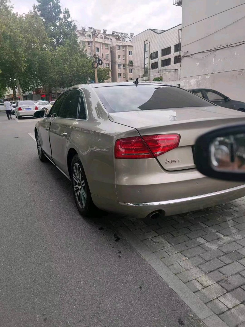 东营11年奥迪A8L9