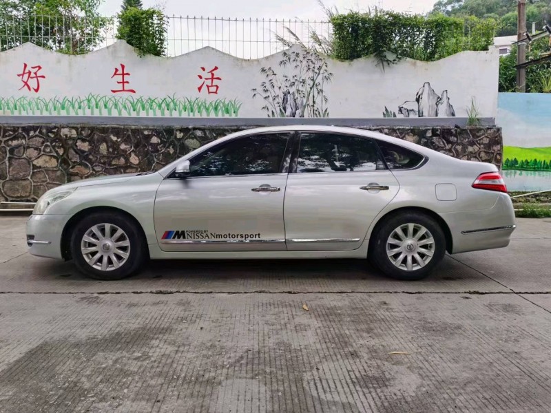 东莞10年日产天籁4