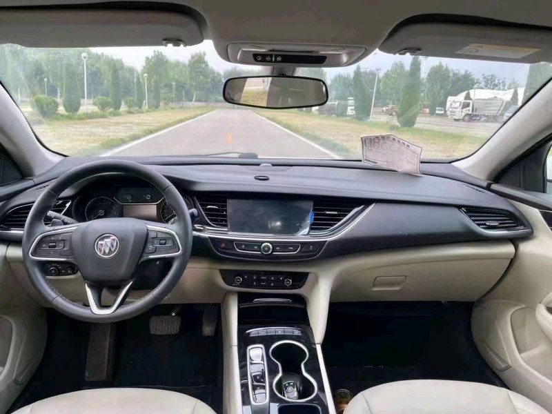 东营21年别克君威8