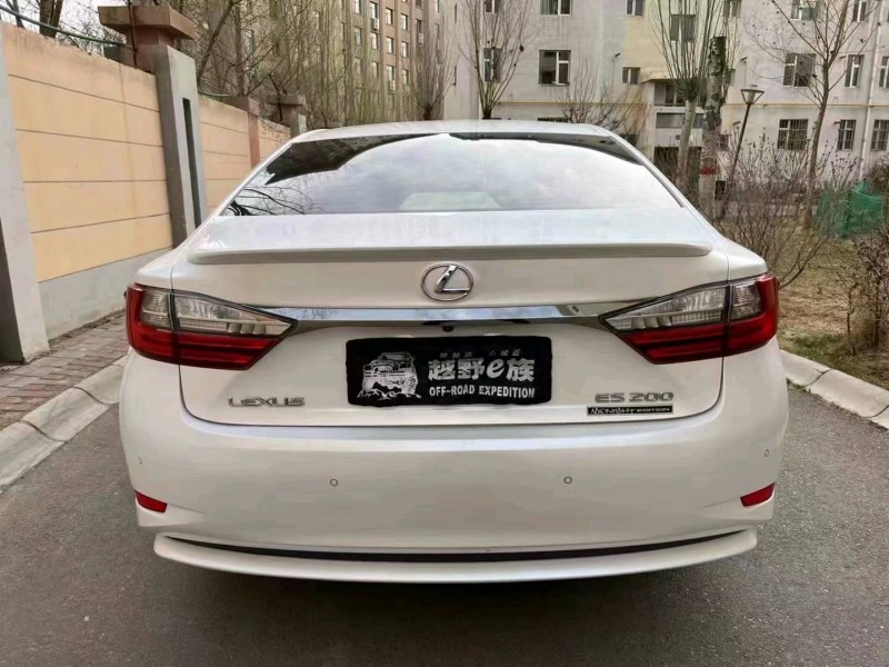 东营16年雷克萨斯ES2