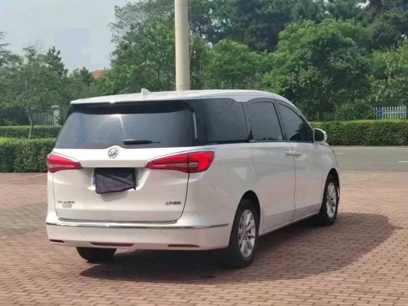 东营17年别克GL86