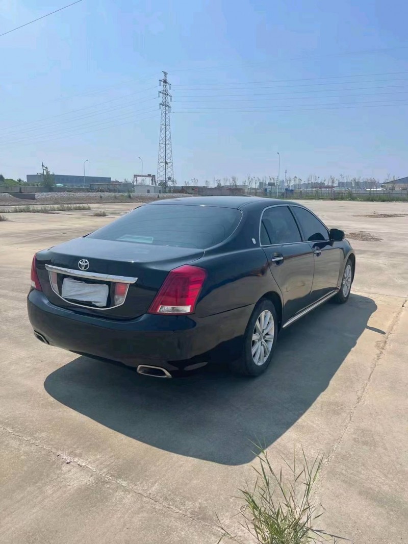 蘇州10年豐田皇冠8