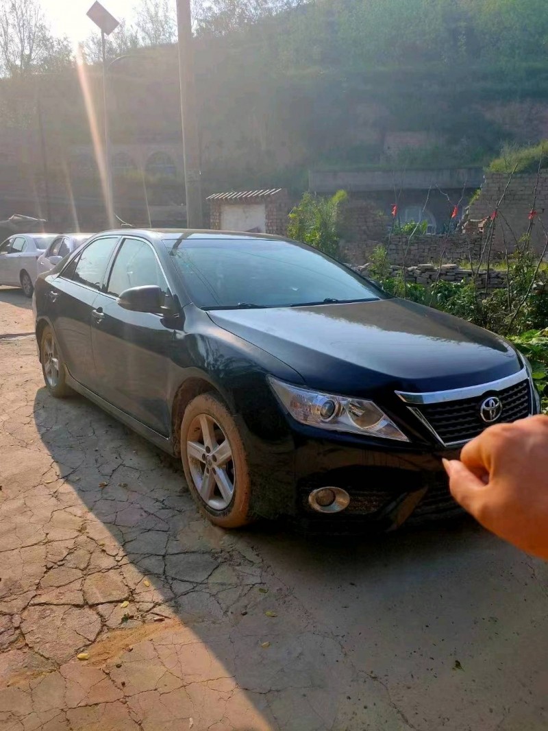 北京14年丰田凯美瑞3