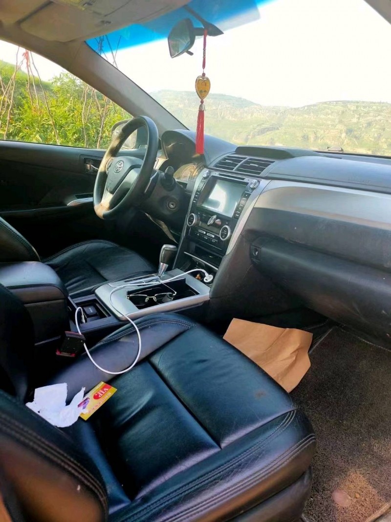 北京14年丰田凯美瑞4