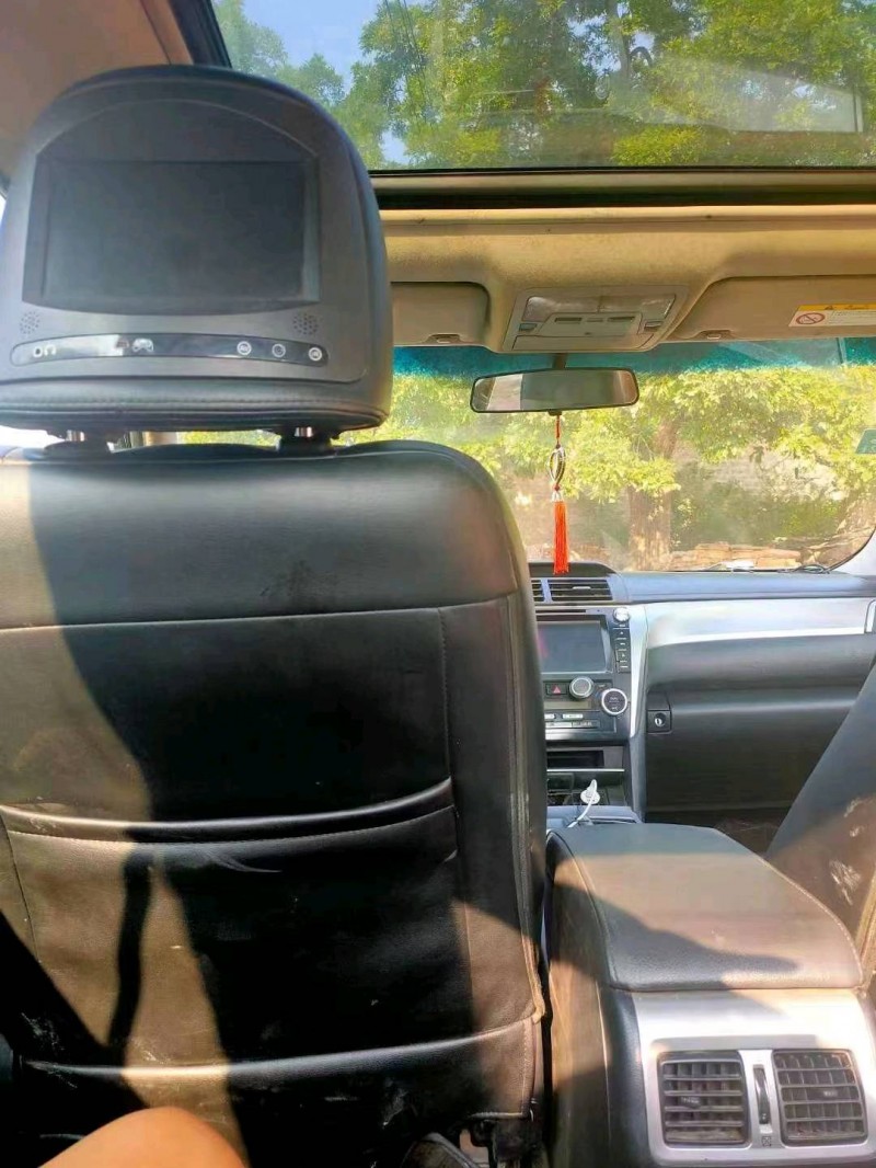 北京14年丰田凯美瑞5