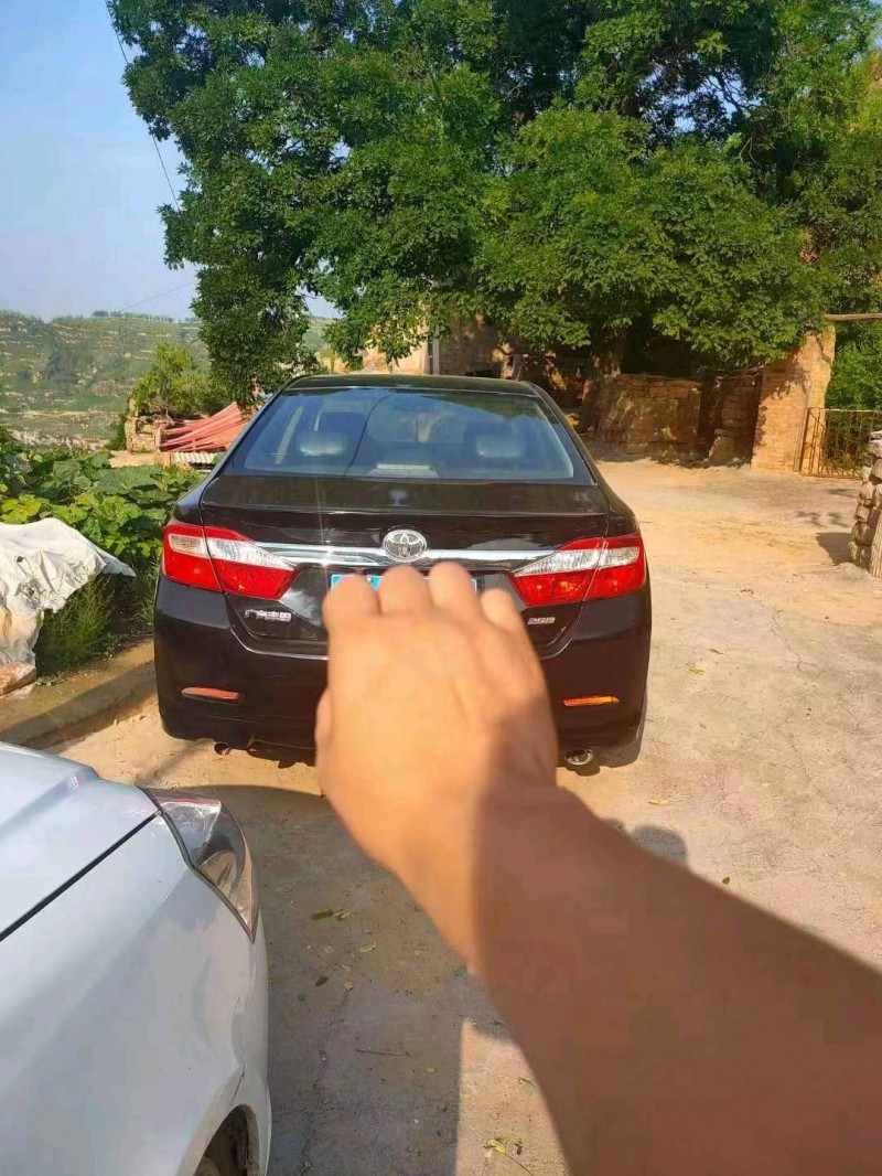 北京14年丰田凯美瑞9