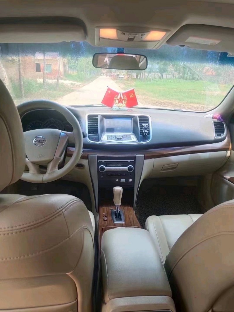 北京12年日产天籁3