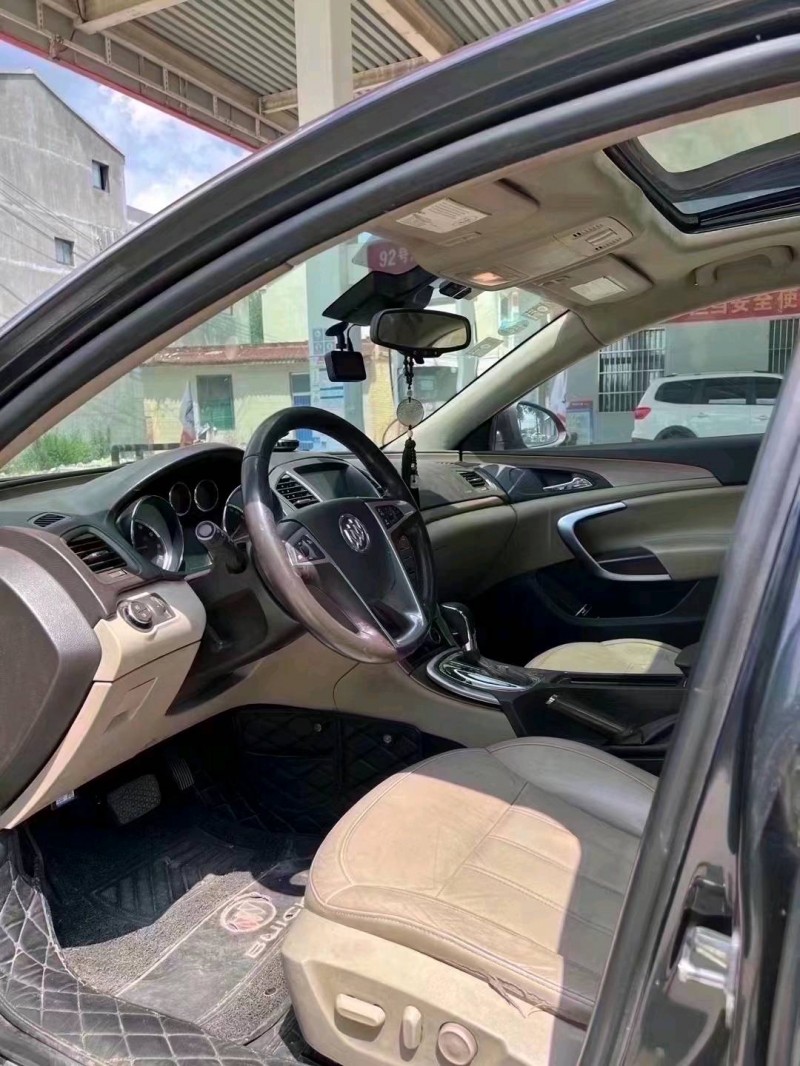 北京11年别克君威8