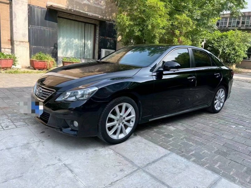 济宁12年丰田锐志2