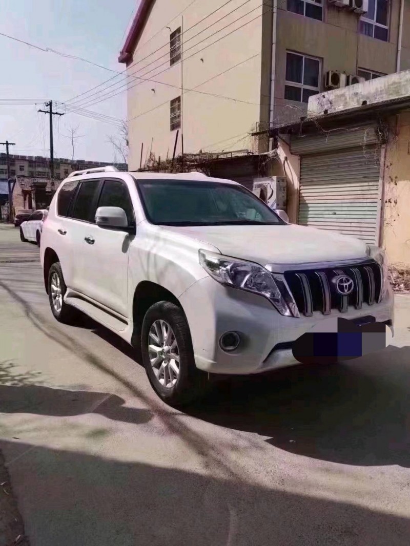 北京17年丰田普拉多8