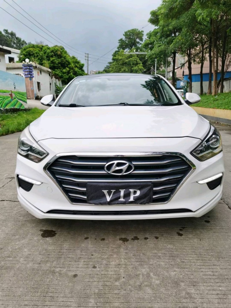 东莞17年现代名图1