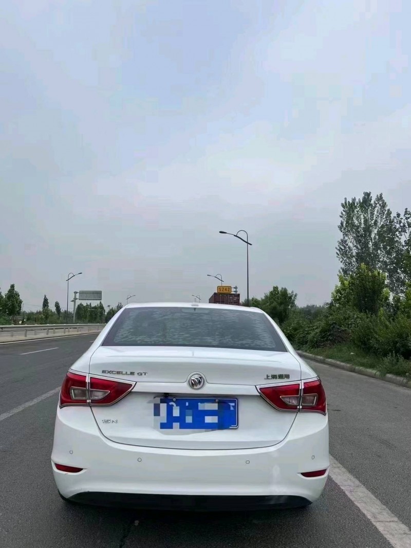 北京15年别克英朗3