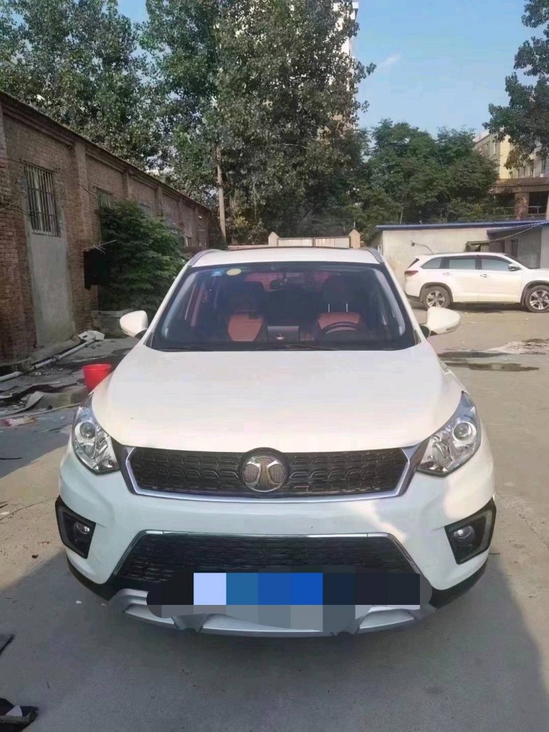 北京18年北汽绅宝X351