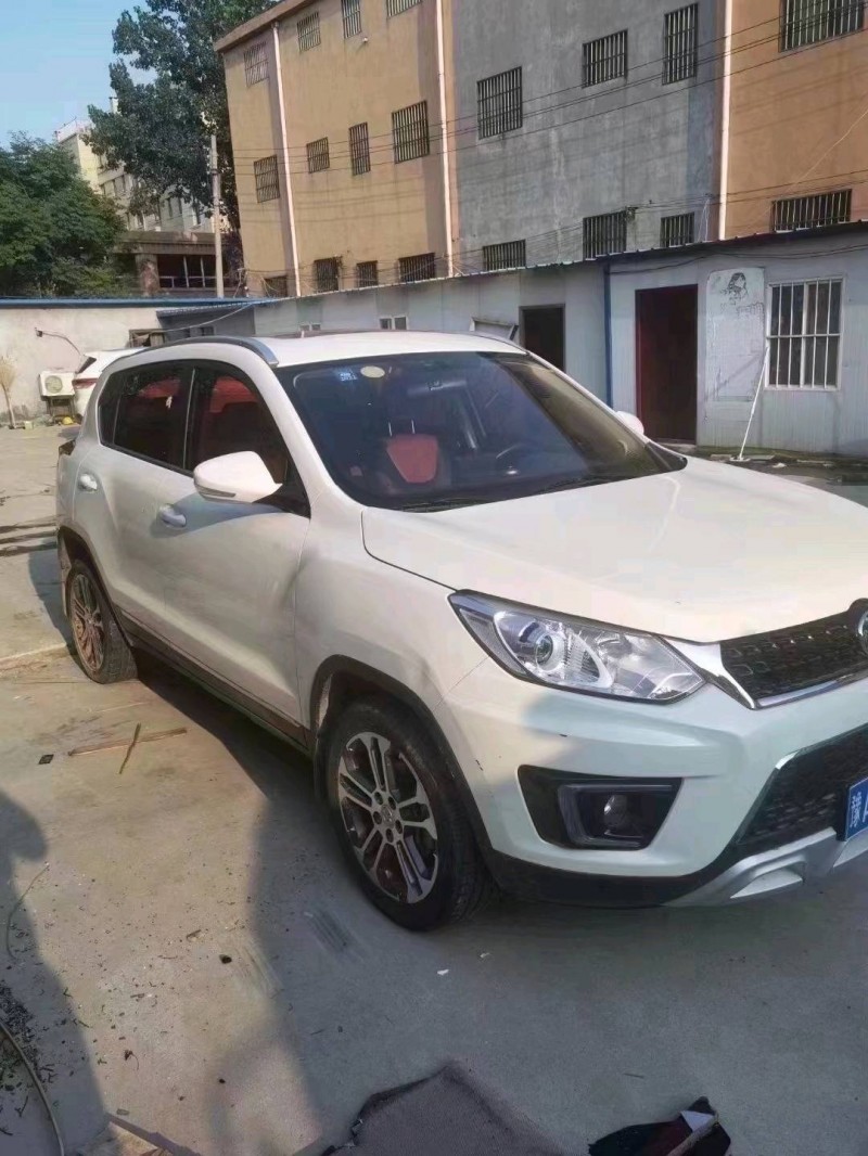 北京18年北汽绅宝X352