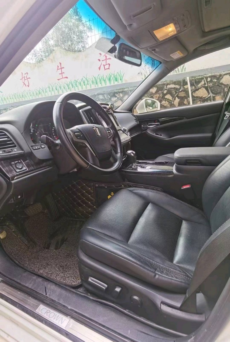 东莞16年丰田皇冠6